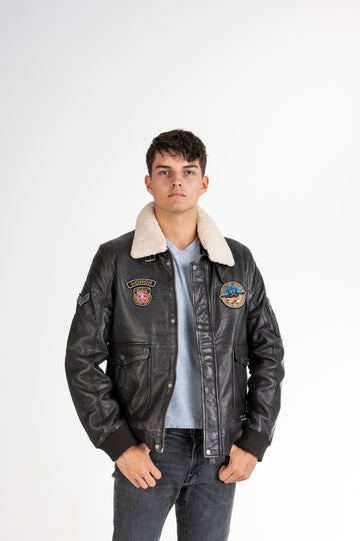 Lederjacke im Piloten-Stil